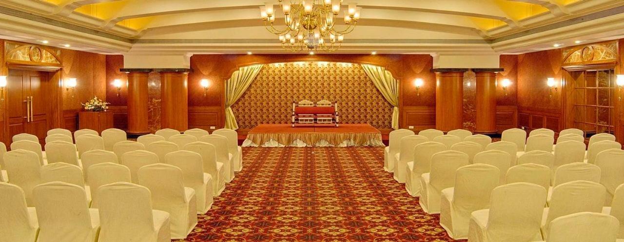 The Imperial Palace Rajkot Exterior foto